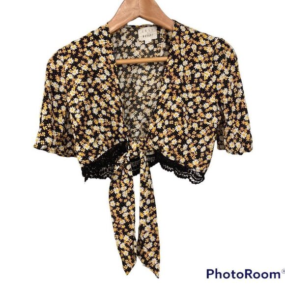 Lost + Wander Tops - LOST + WANDER Womens Yellow and Black Daisy Tie Crop Print Top Size Small